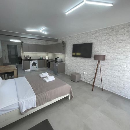 Avr Airport Deluxe Suites 6 Markópoulon 외부 사진