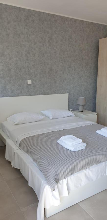 Avr Airport Deluxe Suites 6 Markópoulon 외부 사진