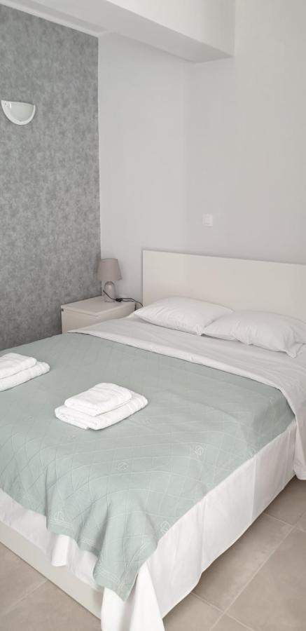 Avr Airport Deluxe Suites 6 Markópoulon 외부 사진