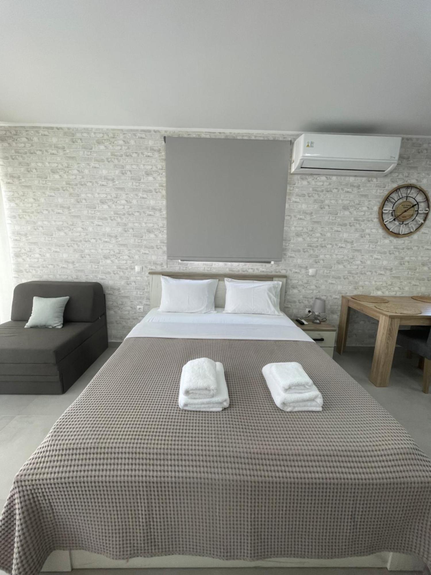 Avr Airport Deluxe Suites 6 Markópoulon 외부 사진